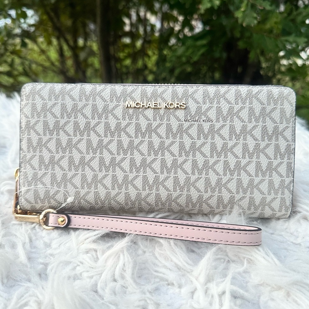 Michael Kors jet set large travel continental wallet for women